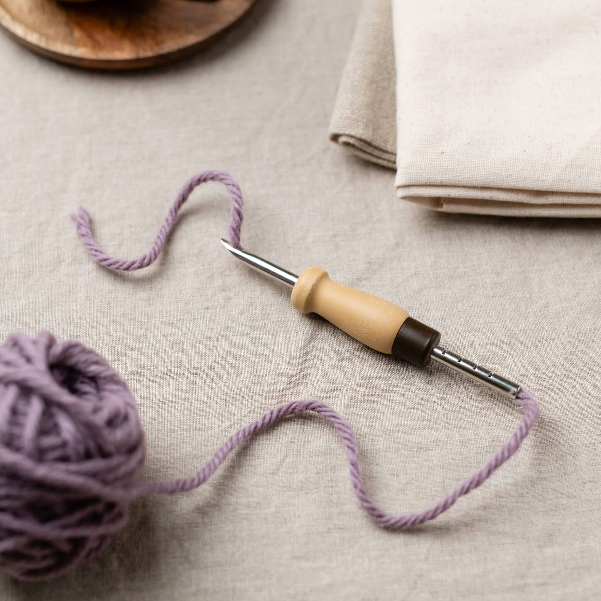 Lavor Punch Needle Holder and Threader, Knitting Book